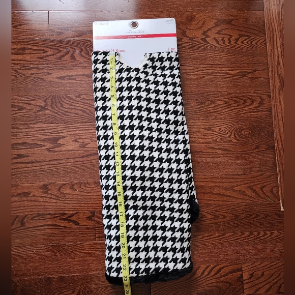 Tree Skirt - Picture 6 of 8